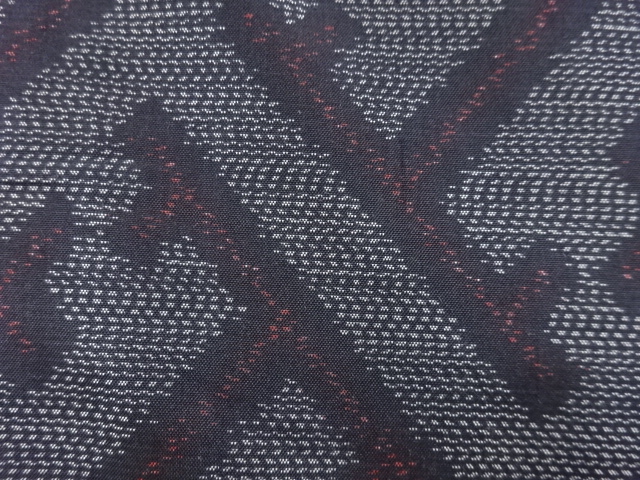 アンティーク　抽象模様織り出し本場泥大島紬着物